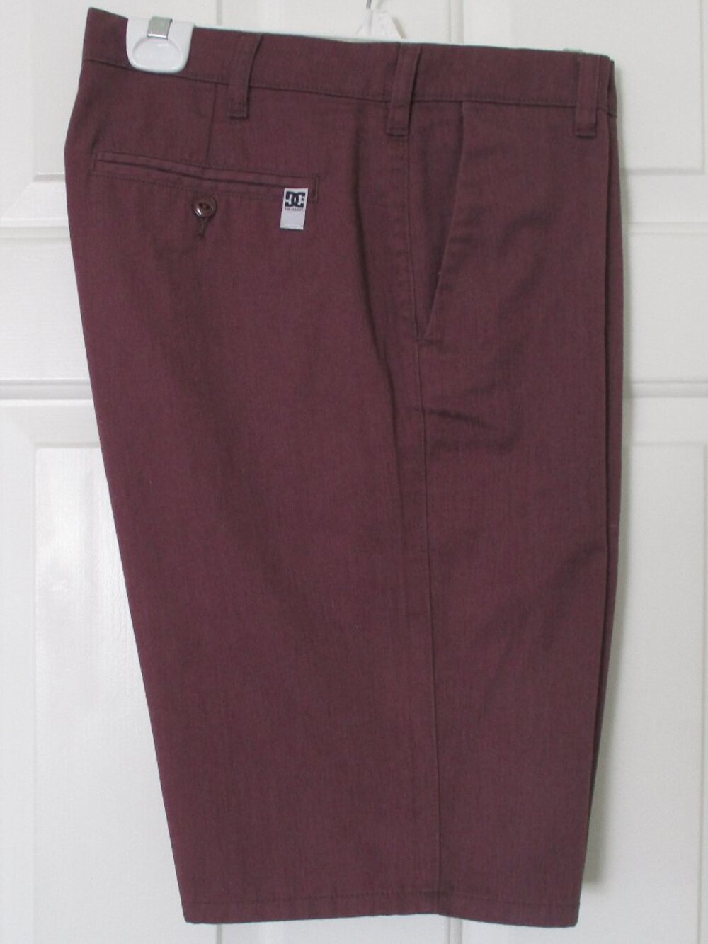 DC Mens Flat Front Wine Cotton/Poly Short Pant - Size 32W
